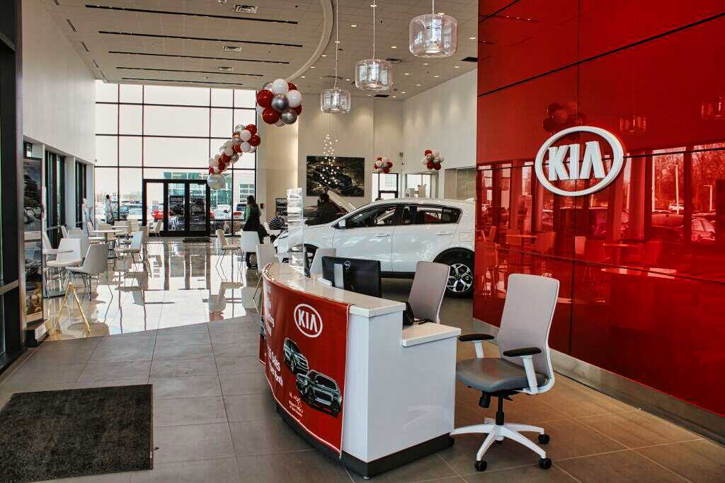 Showroom commercial painting
