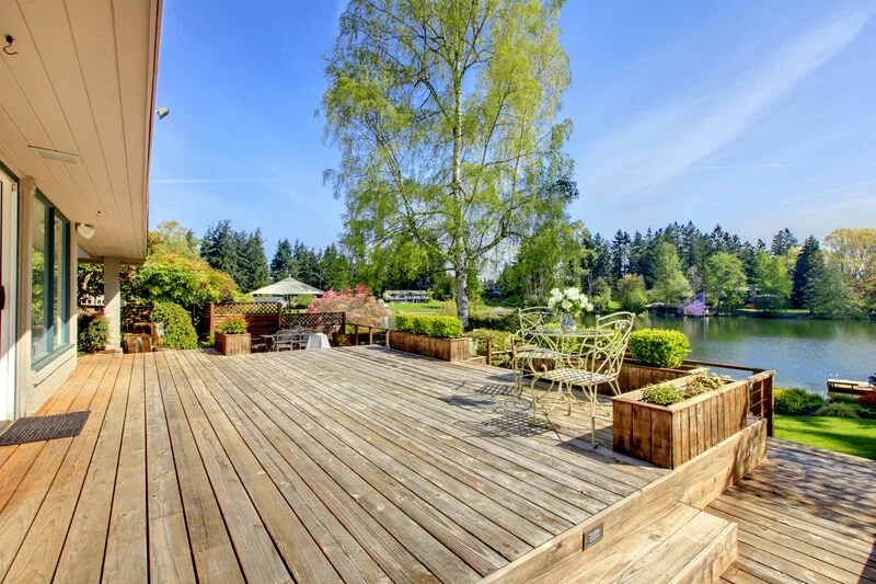 How long should the stain on my deck or fence last?