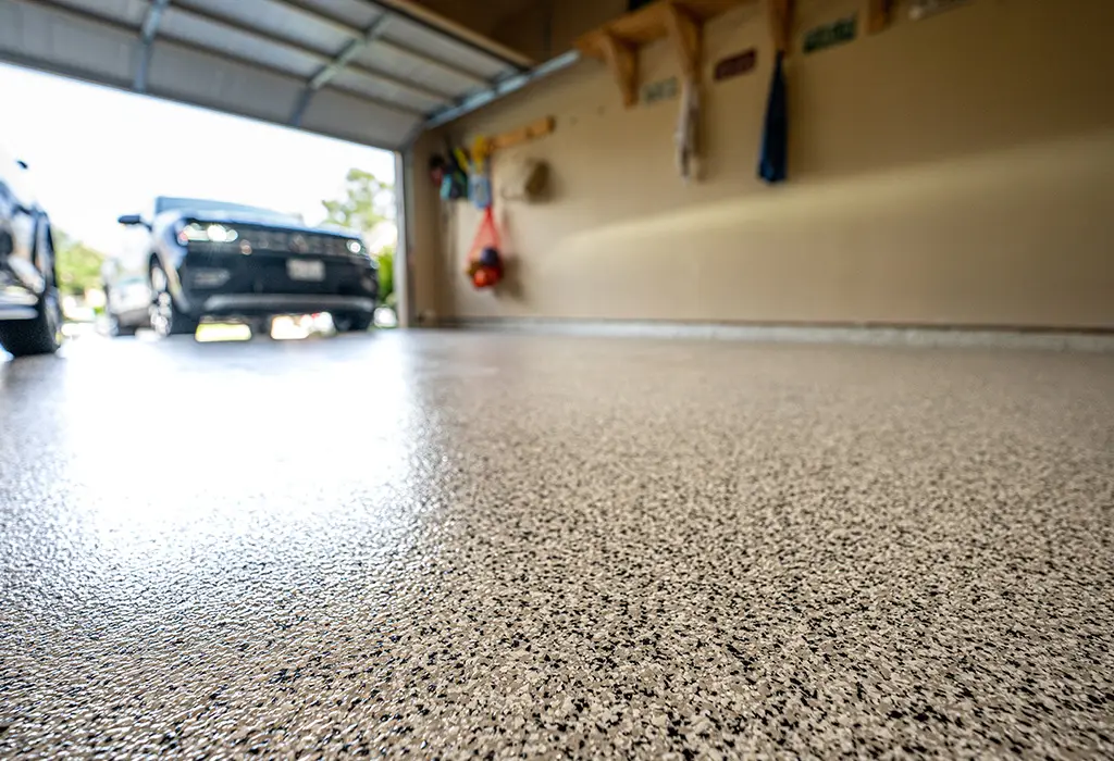 Epoxy garage floor coating with flecks